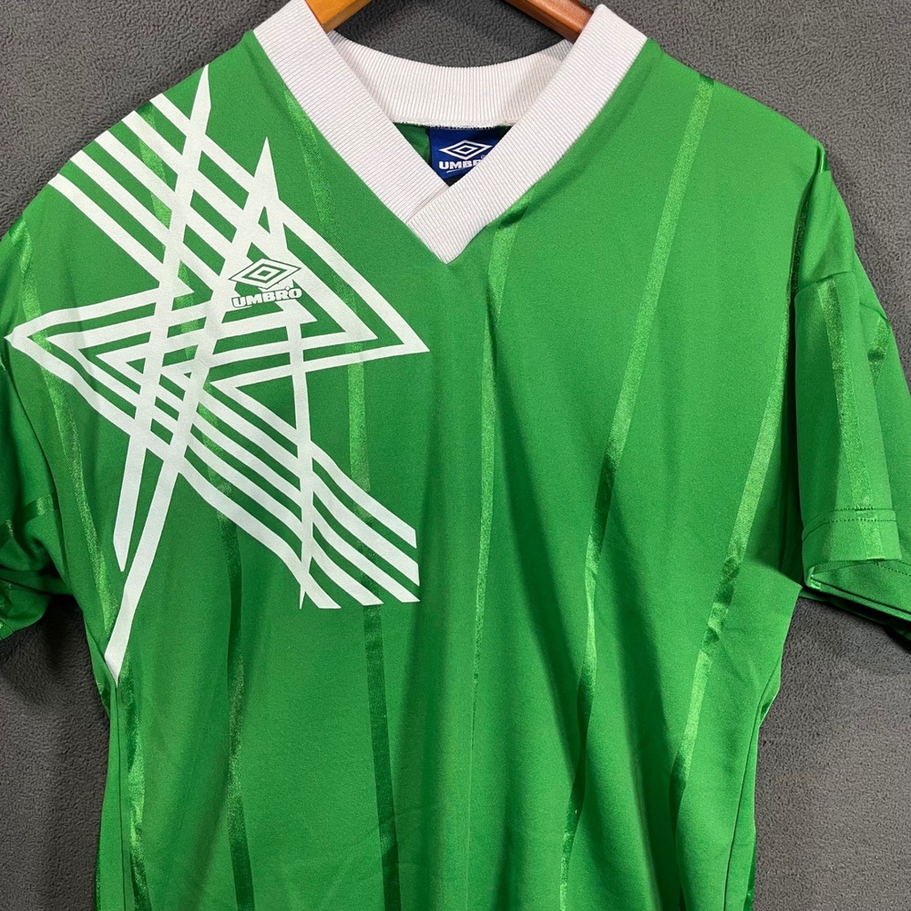 Vintage Umbro Soccer Jersey Green White Graphic Star 90s Made in USA Mens Small